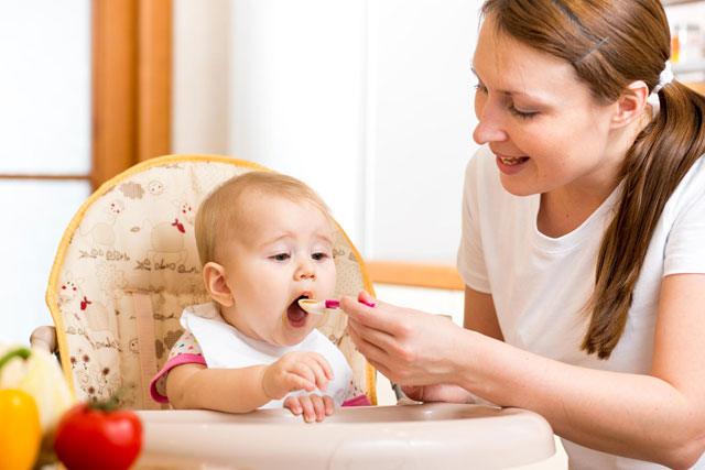 The Ideal Meal And Snack Plan For A 12-Month Baby