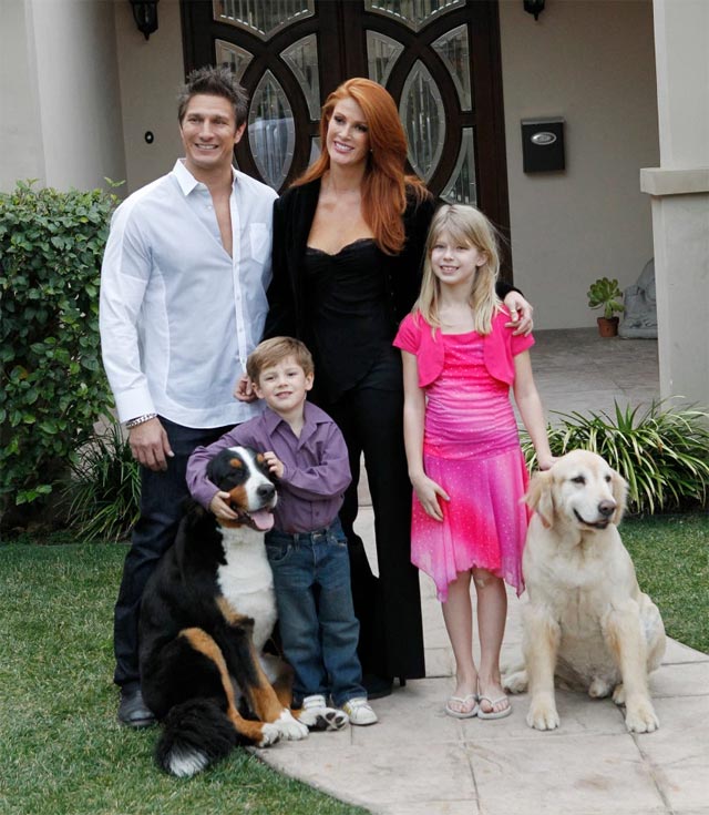 Angie Everhart Personal Life